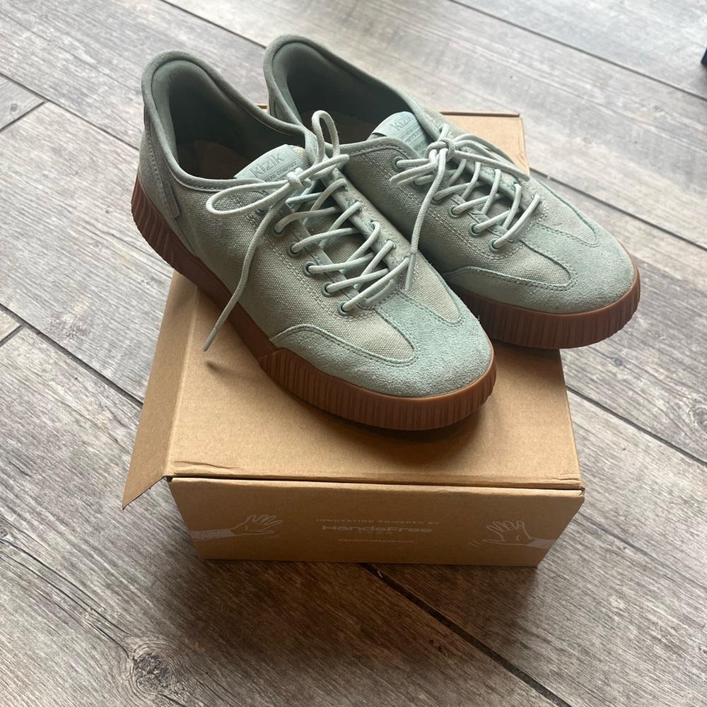 Kizik Women’s Brooklyn sneaker size 7.5